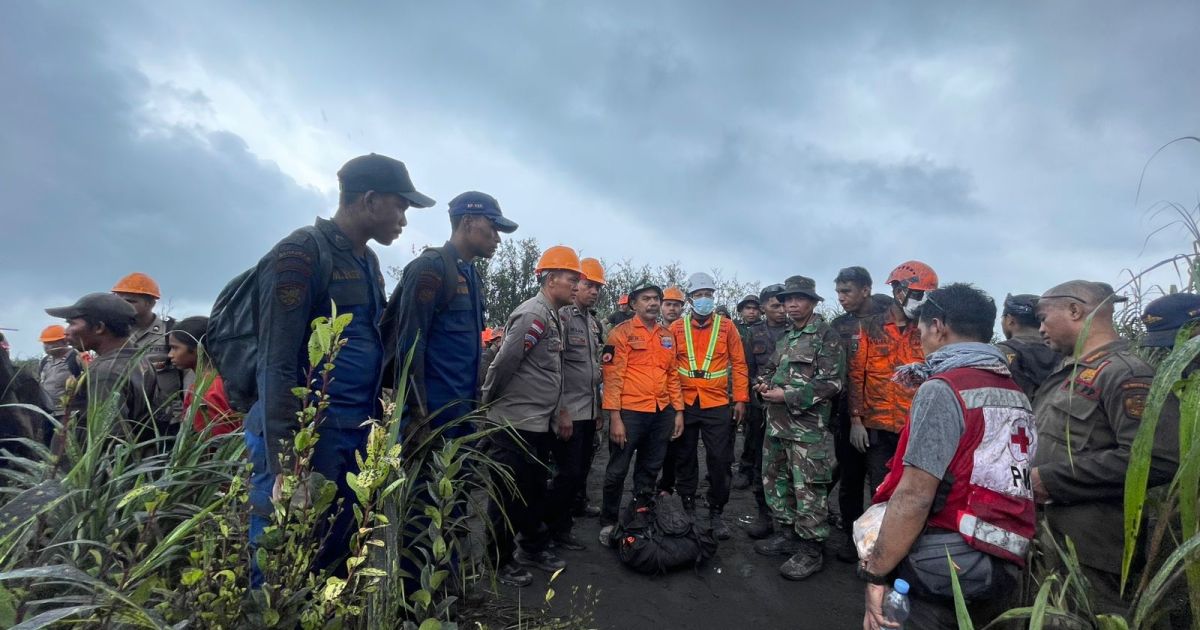 Rescuers conclude their search and rescue operation for those who were trapped in the eruption of Mount Dukono in Indonesia's North Maluku on Sunday, 10 May 2026 (Photo/Basarnas)